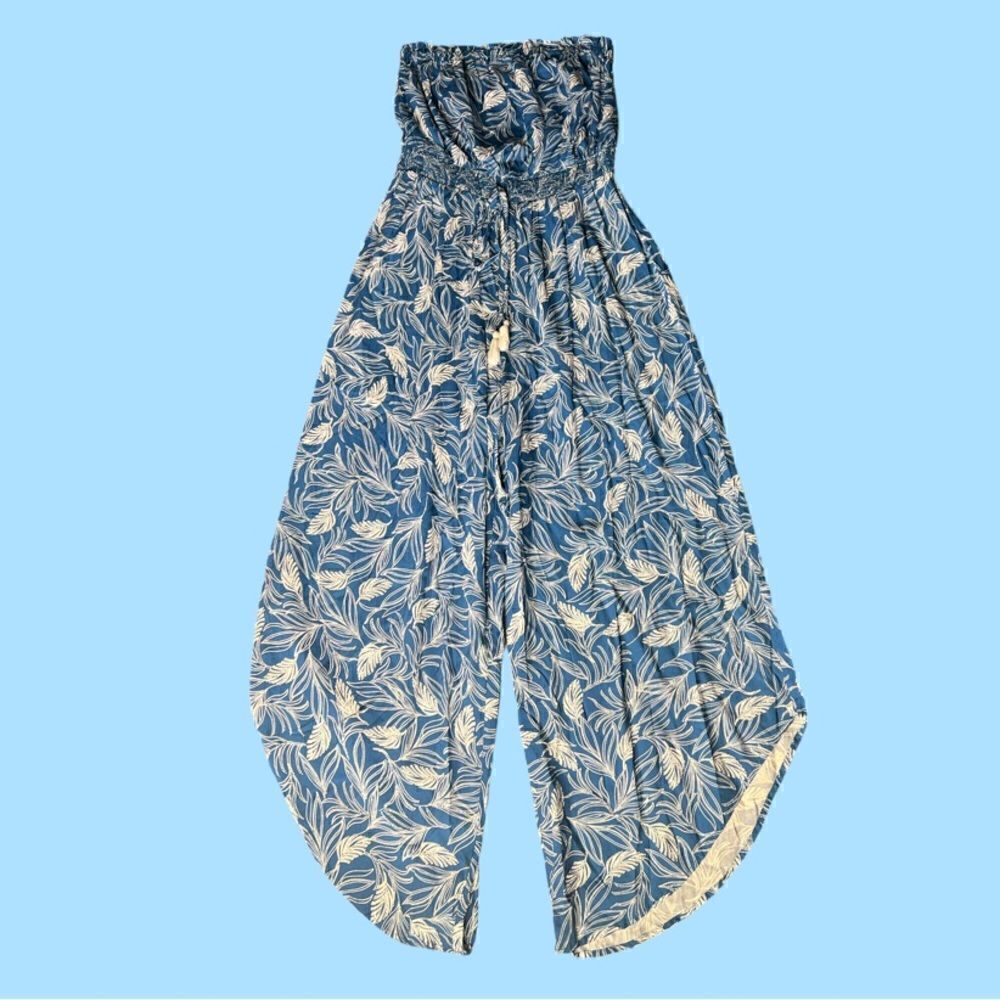 Japna Sleeveless, Smocked Waist, Slant Hem Jumpsuit, Blue/Wht Floral. Small. NWT